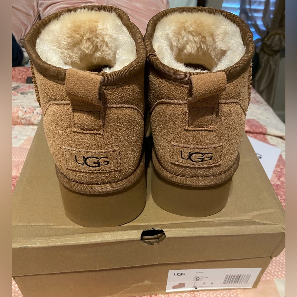 UGG Ultra Mini Platform Boots Chestnut Size 9